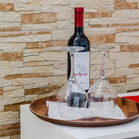 Apartment Vedrana *